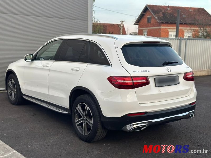 2018' Mercedes-Benz GLC 220 D photo #6