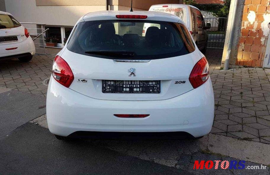 2013' Peugeot 208 1,4 Hdi photo #2