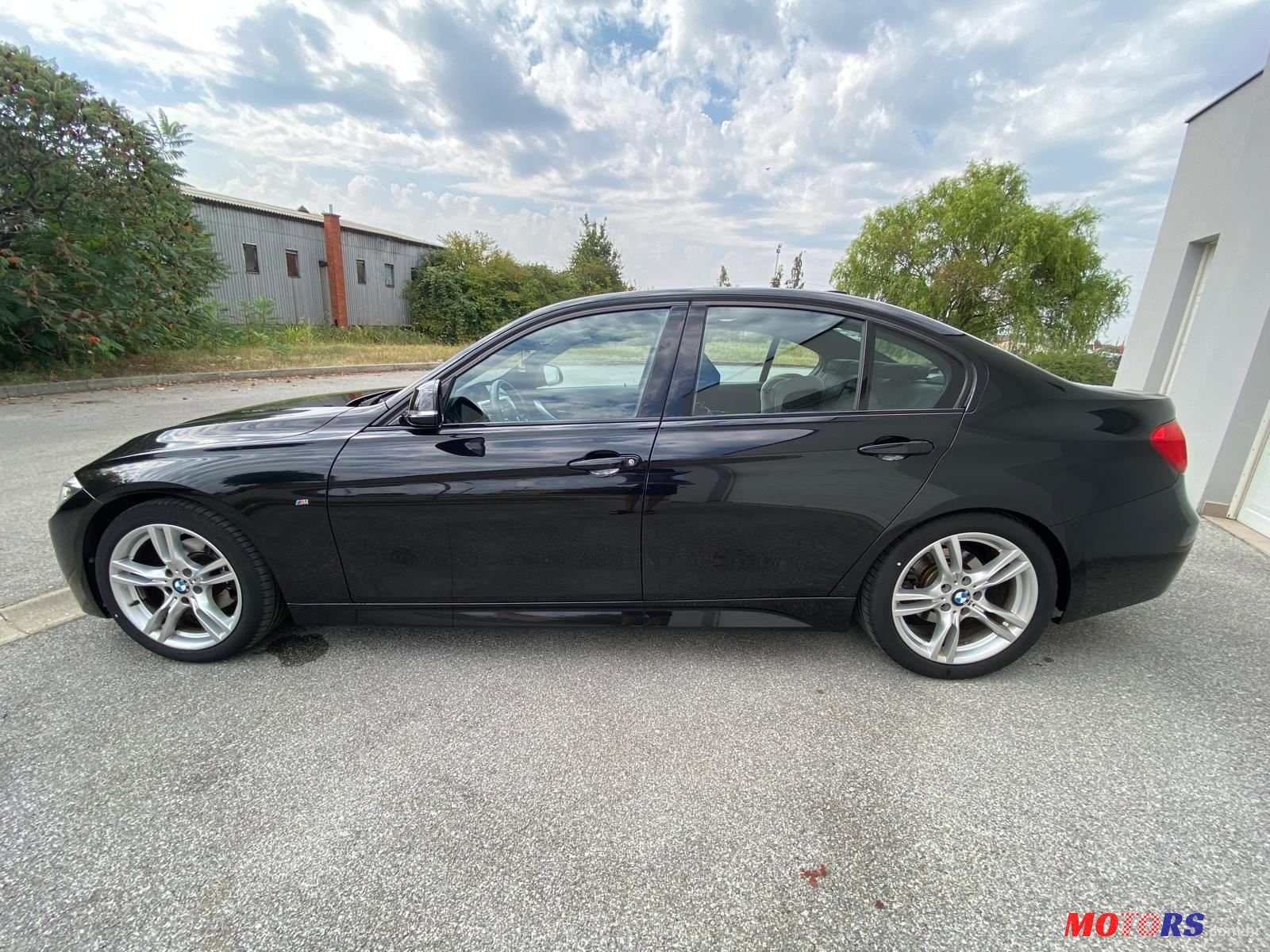 2014' BMW Serija 3 318D photo #3