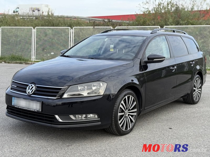 2013' Volkswagen Passat Variant photo #3