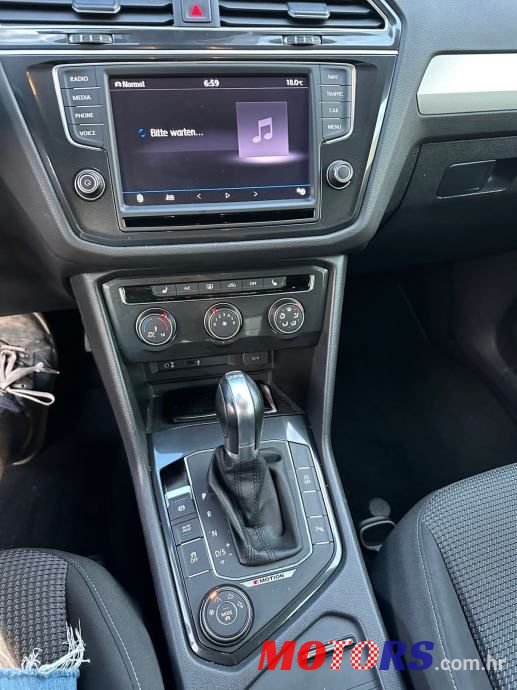 2016' Volkswagen Tiguan 2,0 Tdi Bmt photo #6
