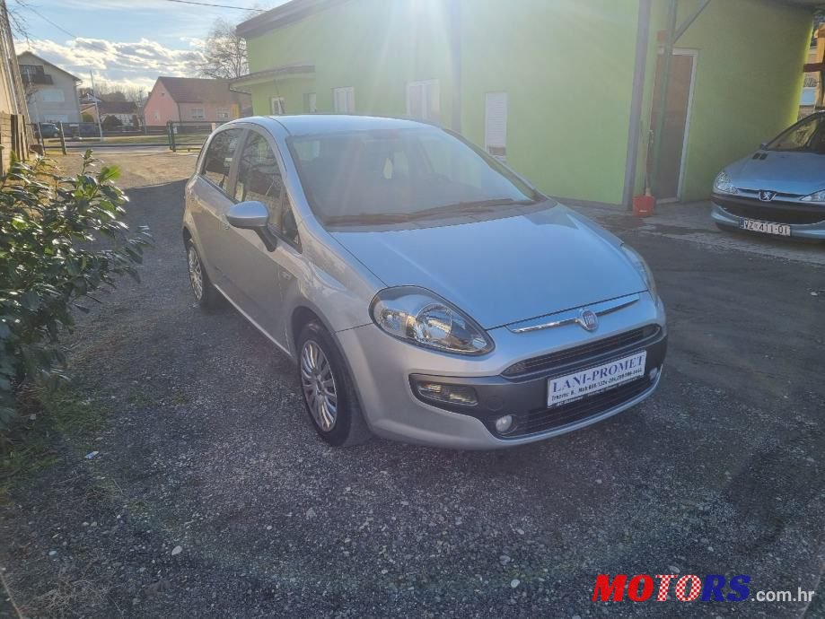 2010' Fiat Punto Evo photo #2