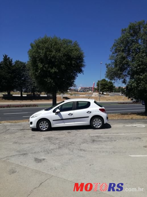 2011' Peugeot 207 1,4 photo #2