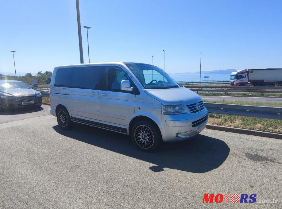 2008' Volkswagen Multivan 2,5 Tdi photo #6