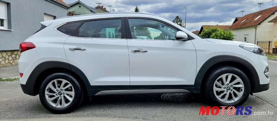 2016' Hyundai Tucson 1.7 Crdi photo #5