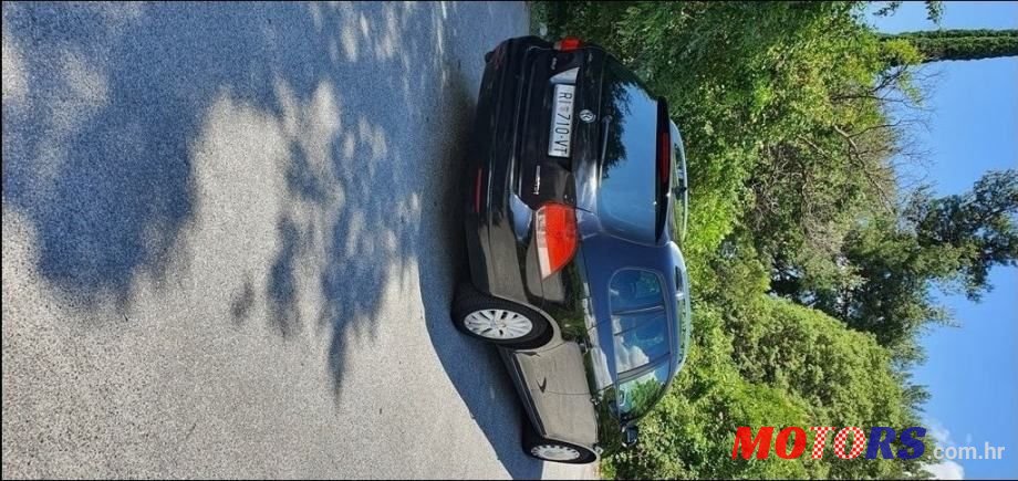 2011' Volkswagen Golf 6 1,6 Tdi photo #3