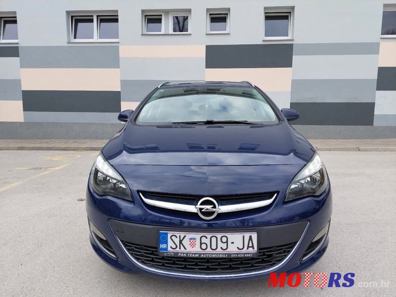2015' Opel Astra Karavan photo #2