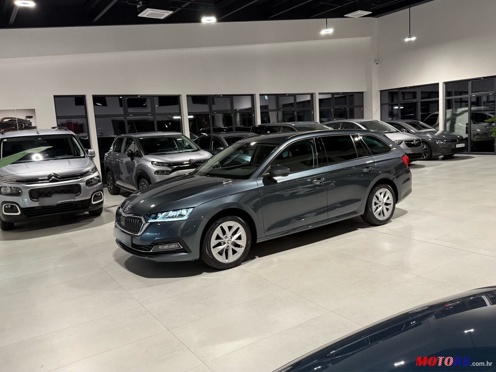 2020' Skoda Octavia Combi photo #1