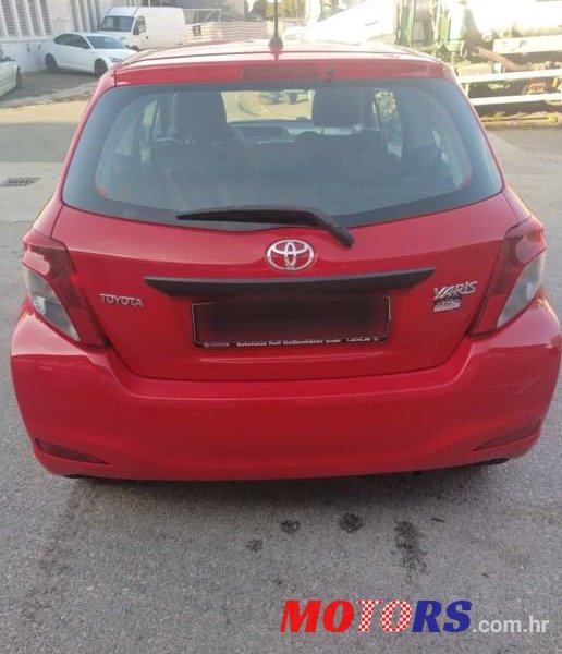 2012' Toyota Yaris 1,0 Vvt-I photo #3