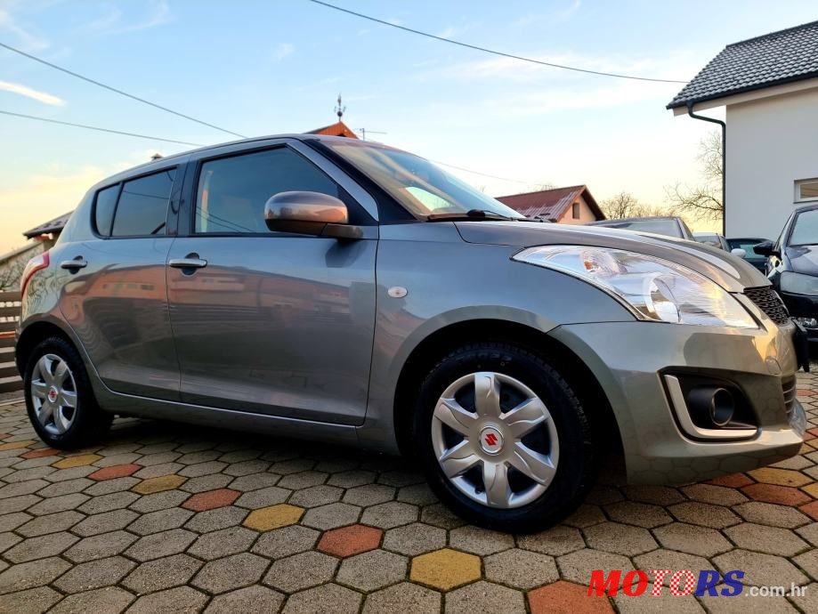 2015' Suzuki Swift 1,2 Se photo #4