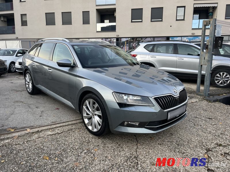 2019' Skoda Superb Combi photo #1