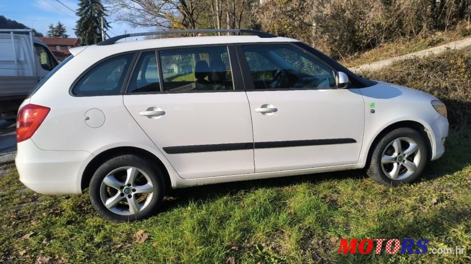 2011' Skoda Fabia Combi photo #6