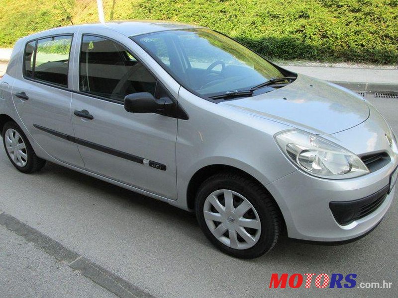 2006' Renault Clio 1,5 Dci photo #1