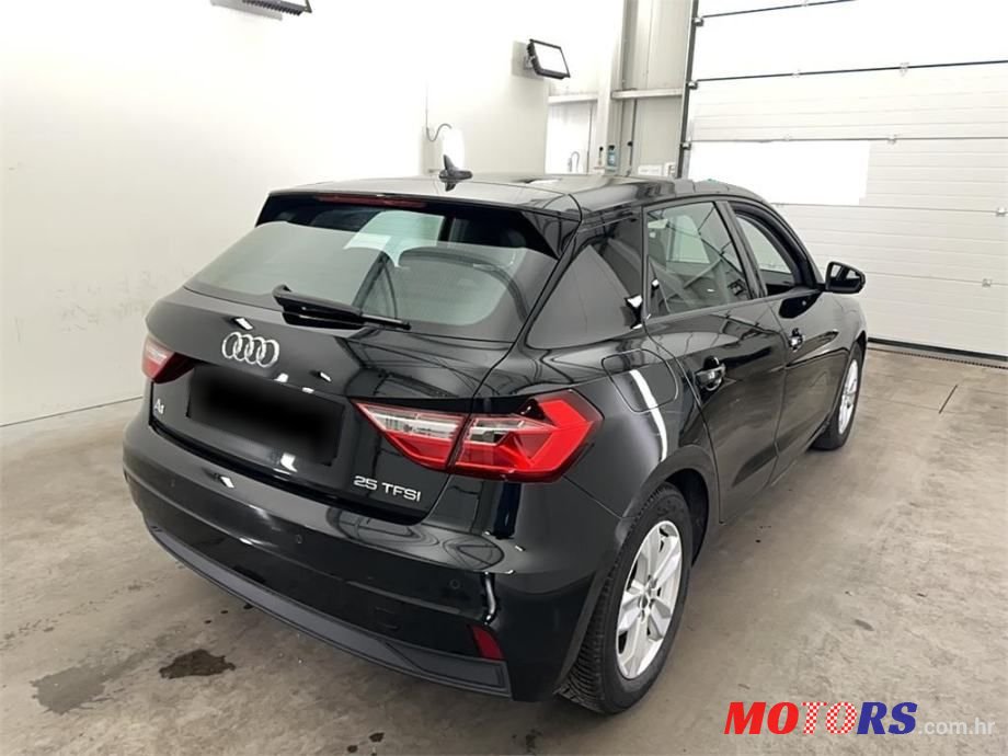 2019' Audi A1 25 Tfsi photo #3