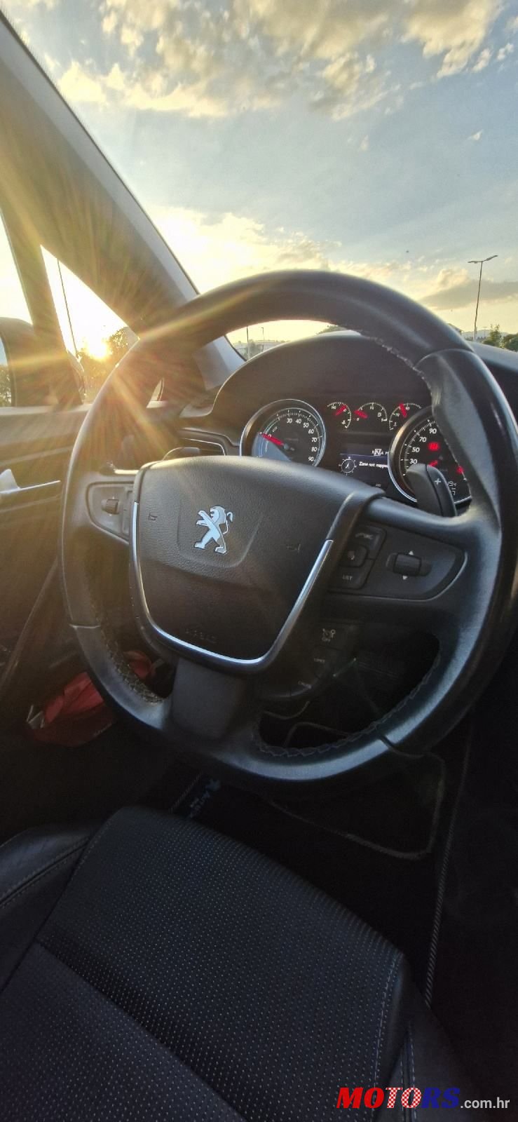 2013' Peugeot 508 Hybrid4 2,0 Hdi photo #5