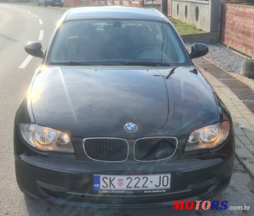 2011' BMW Serija 1 118D photo #4