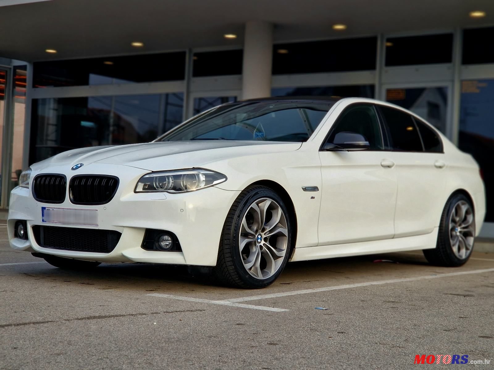 2016' BMW Serija 5 520D photo #3