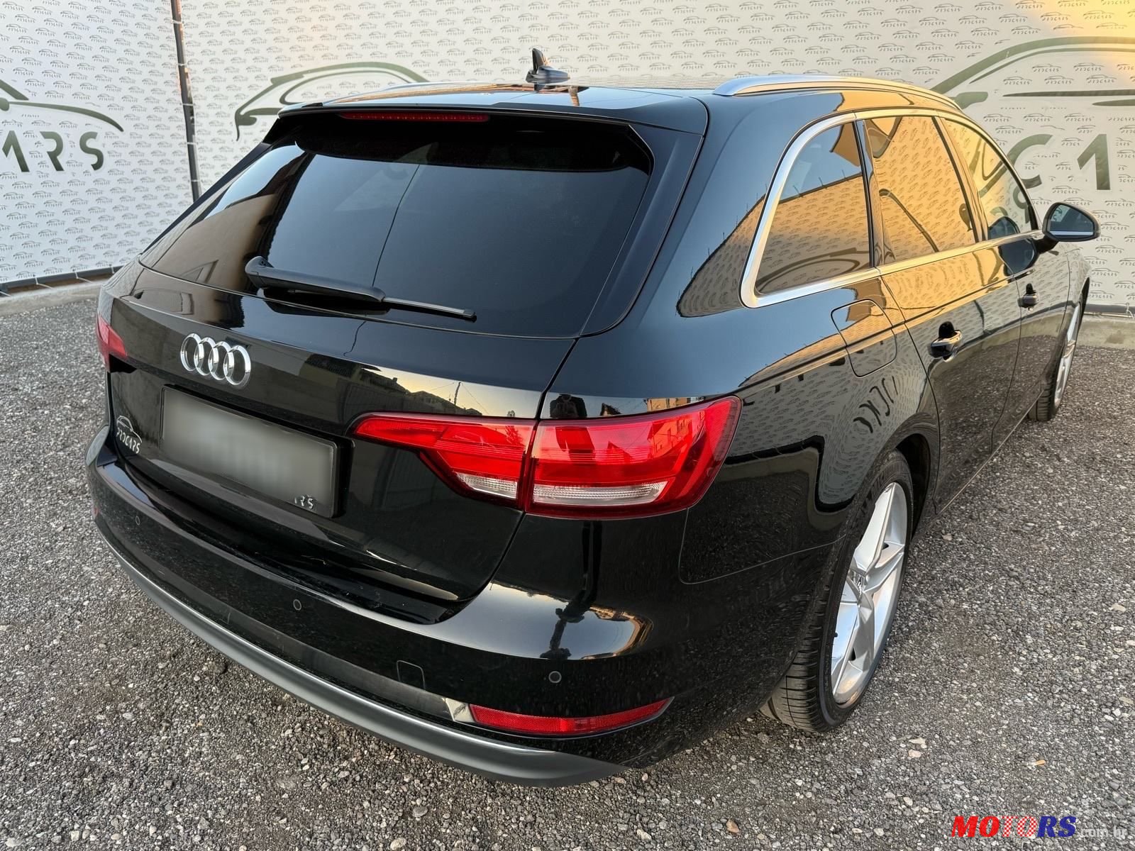 2016' Audi A4 Avant photo #5