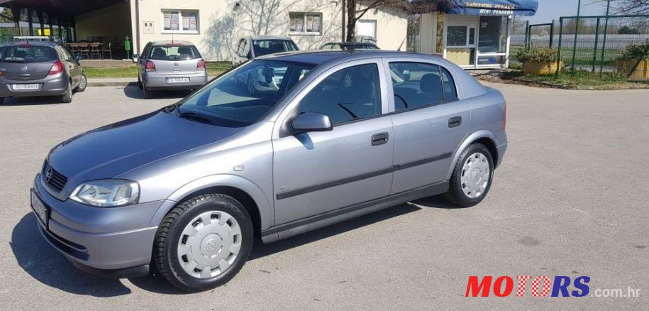 2008' Opel Astra 1,4 photo #1