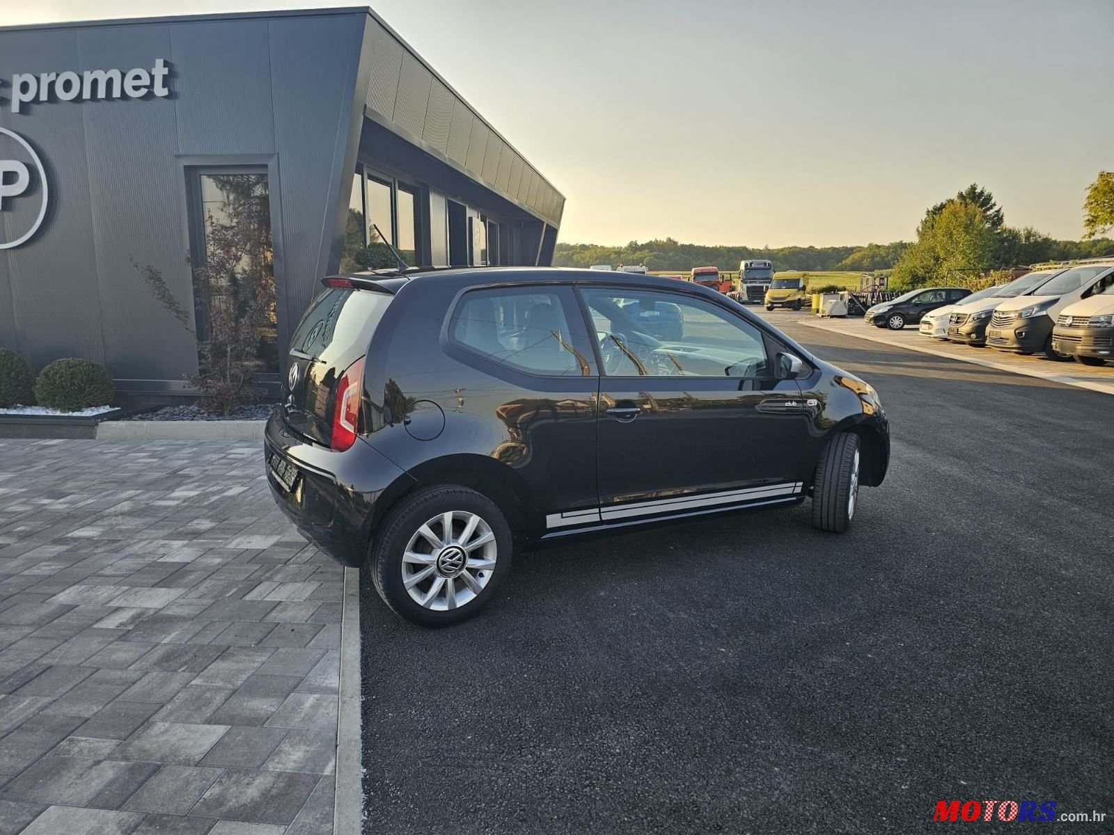 2015' Volkswagen Up! 1,0 Up! photo #4