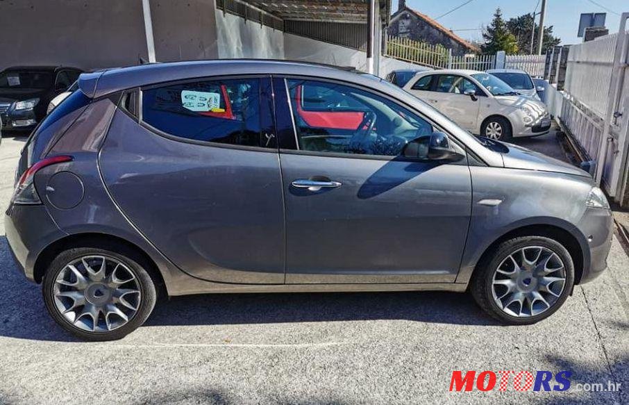 2014' Lancia Y 1,3 Multijet photo #2