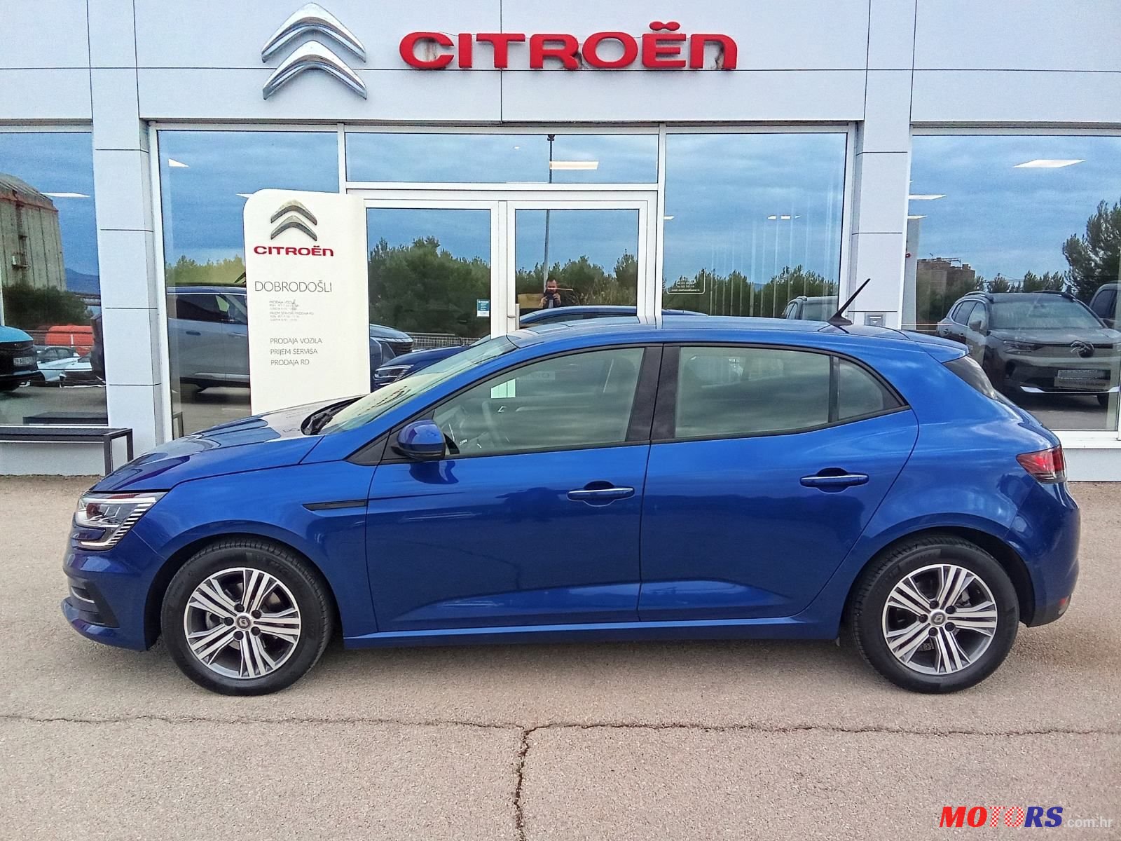 2023' Renault Megane Tce photo #2