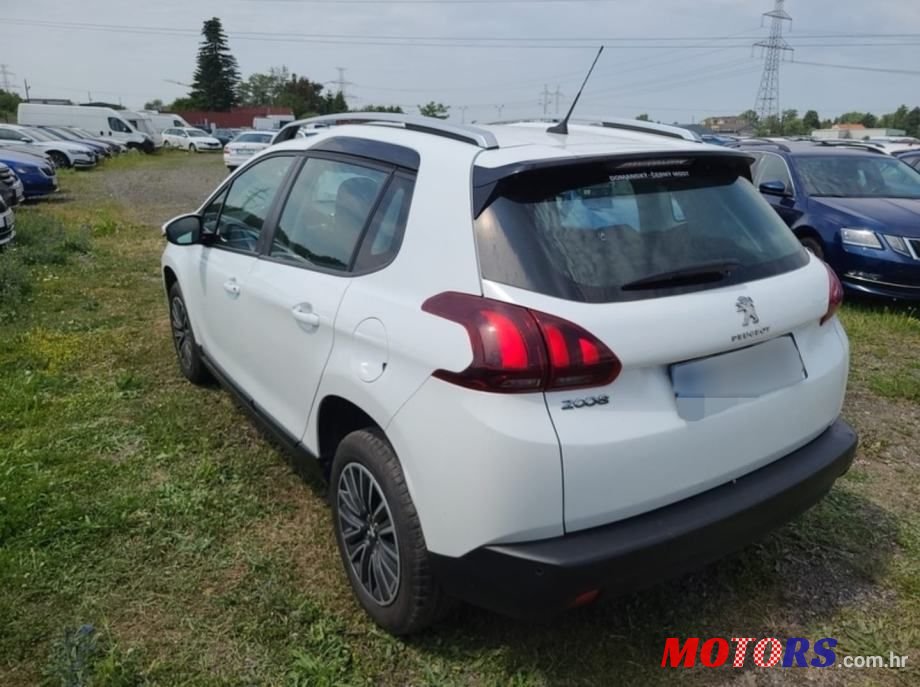 2019' Peugeot 2008 1,5 Bluehdi photo #4