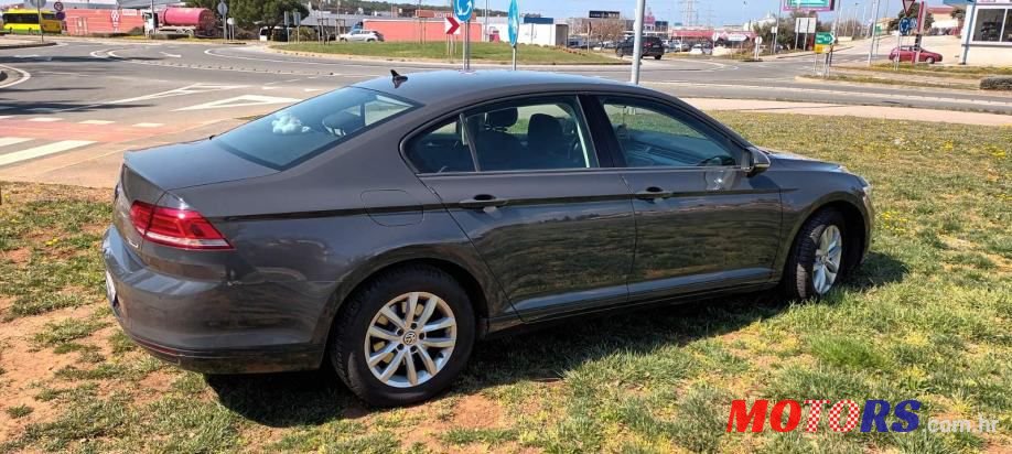 2015' Volkswagen Passat photo #3