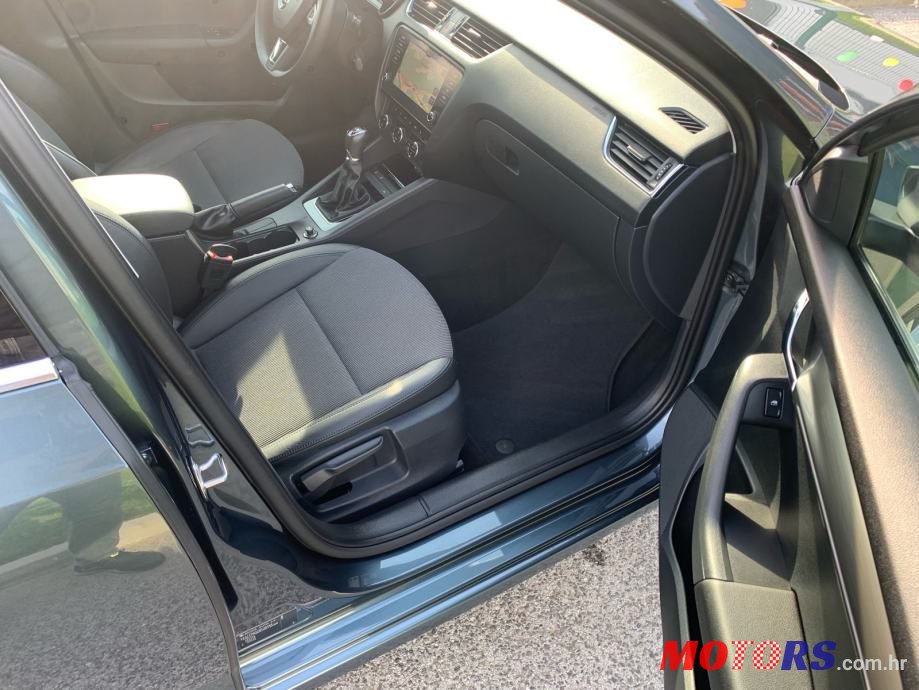 2017' Skoda Octavia Combi photo #6