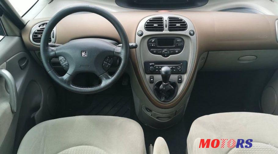 2002' Citroen Xsara Picasso photo #2