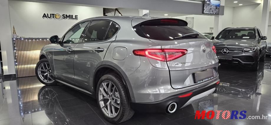 2017' Alfa Romeo Stelvio 2,2 Diesel photo #3