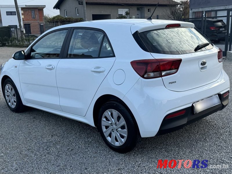 2020' Kia Rio 1,25 photo #5