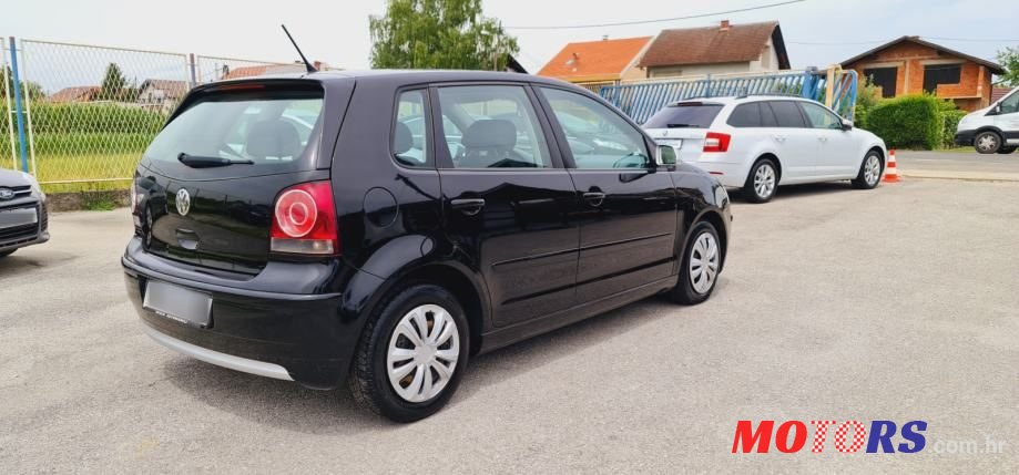 2009' Volkswagen Polo photo #3