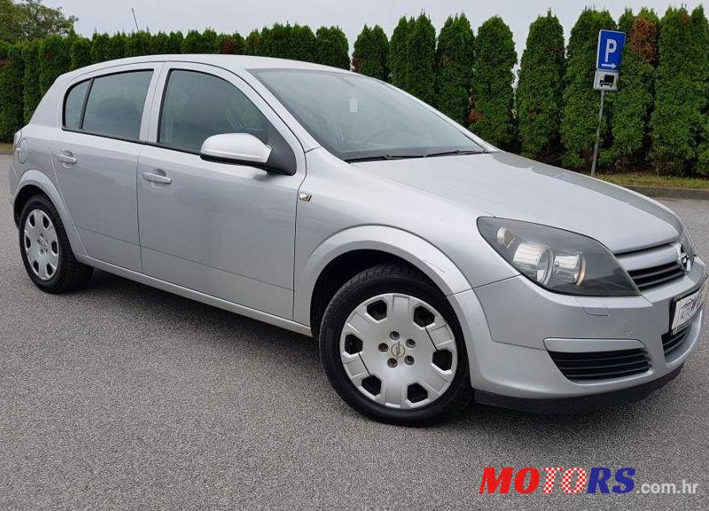 2005' Opel Astra 1,7 Cdti photo #1