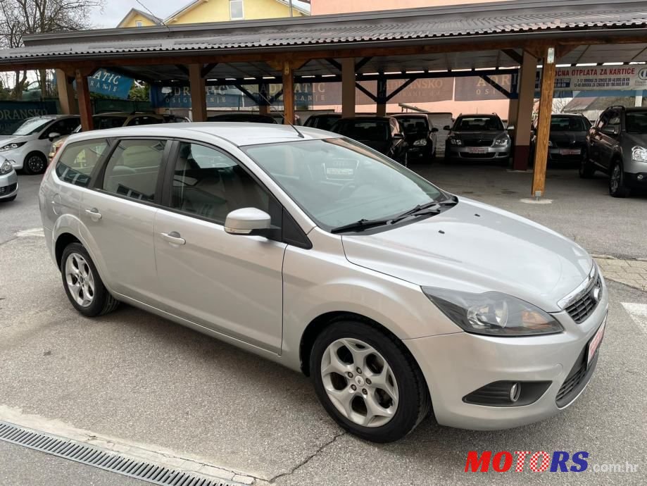 2010' Ford Focus Karavan photo #2