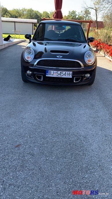 2013' MINI Cooper S photo #3