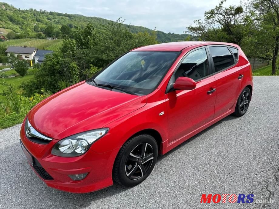 2010' Hyundai i30 1,6 Crdi photo #1