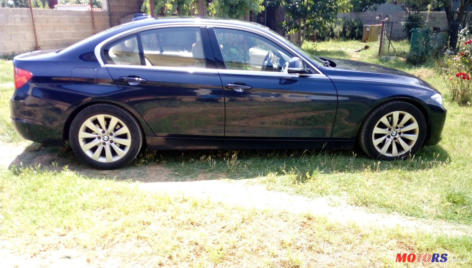 2013' BMW 3 Series photo #2