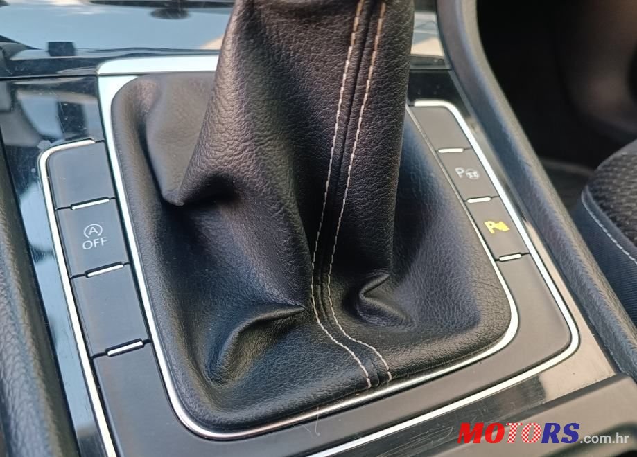 2015' Volkswagen Golf 7 photo #6