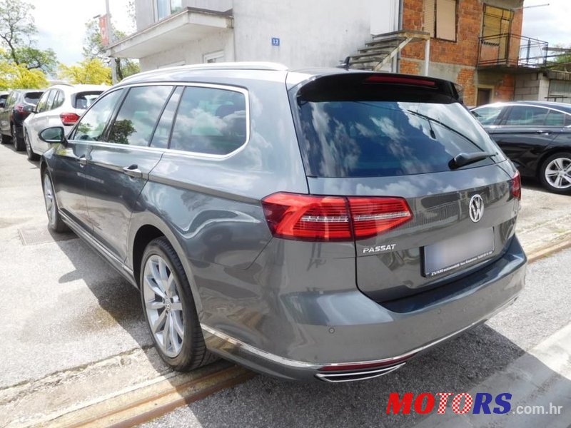 2015' Volkswagen Passat Variant photo #6