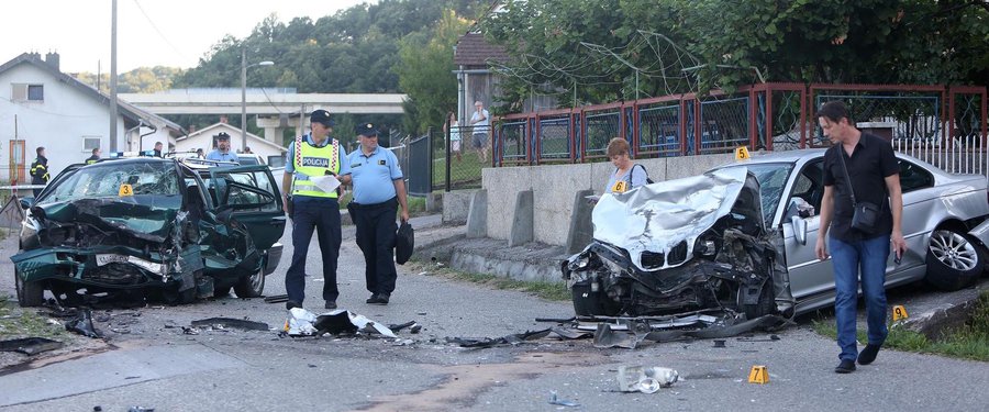 Do teške nesreće u Karlovcu došlo jer su vozači sjekli zavoj