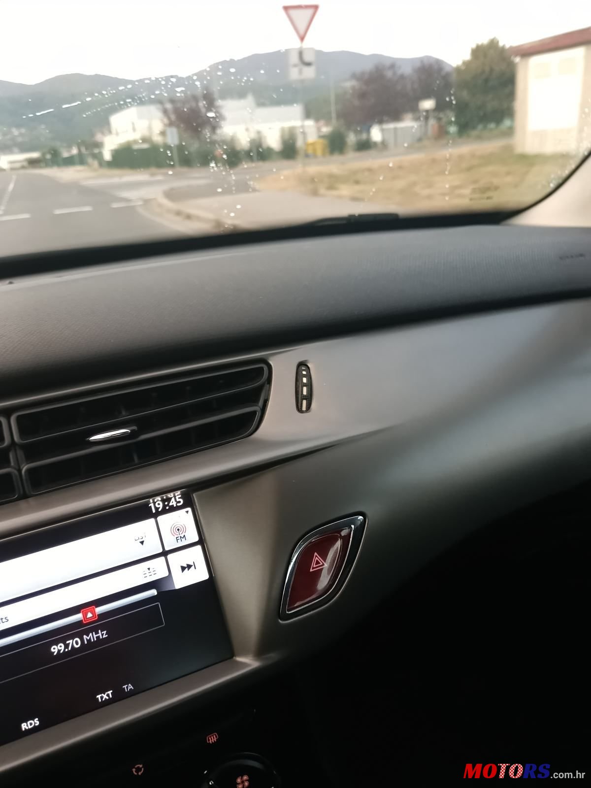 2016' Citroen C3 1,6 photo #5