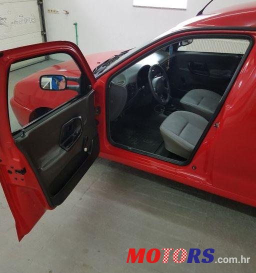 2002' Volkswagen Caddy Kombi 1,9 Sdi photo #1