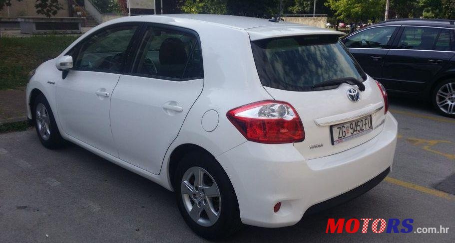 2011' Toyota Auris 1,8 Hsd photo #2