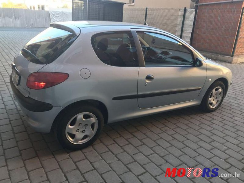 2003' Peugeot 206 206 1,4 Hdi photo #1