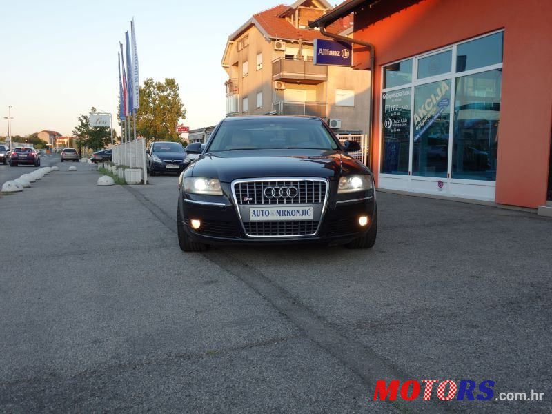 2005' Audi A8 photo #2