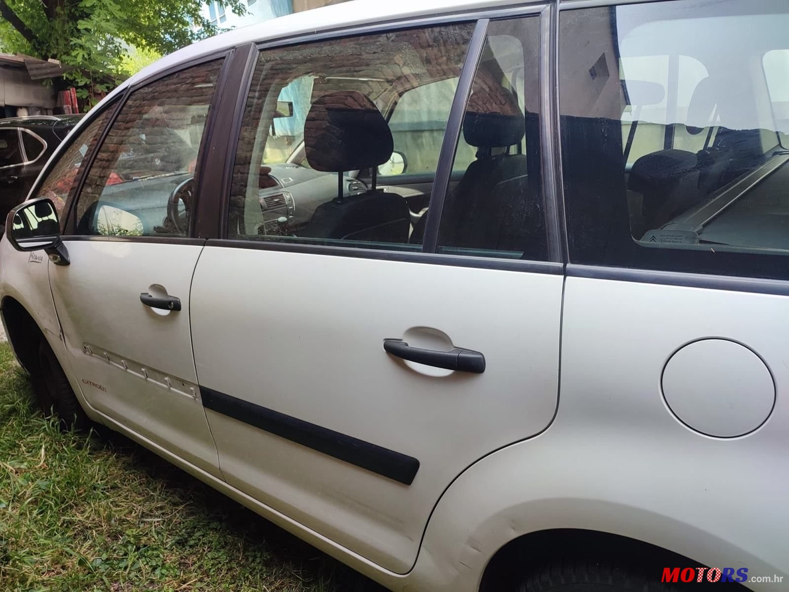 2011' Citroen C4 Grand Picasso photo #6