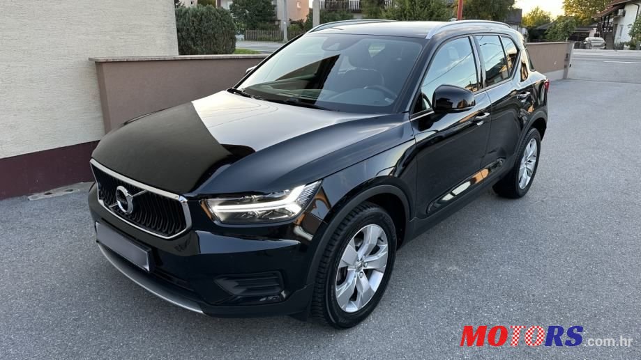 2019' Volvo XC40 D3 photo #1