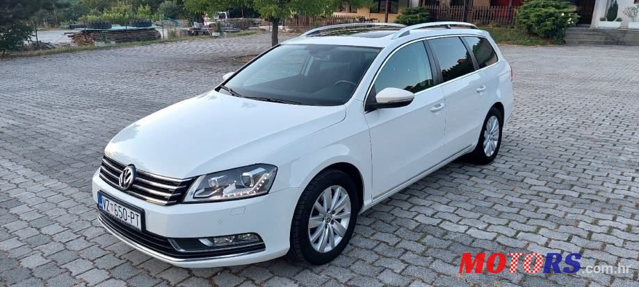 2012' Volkswagen Passat Variant photo #3