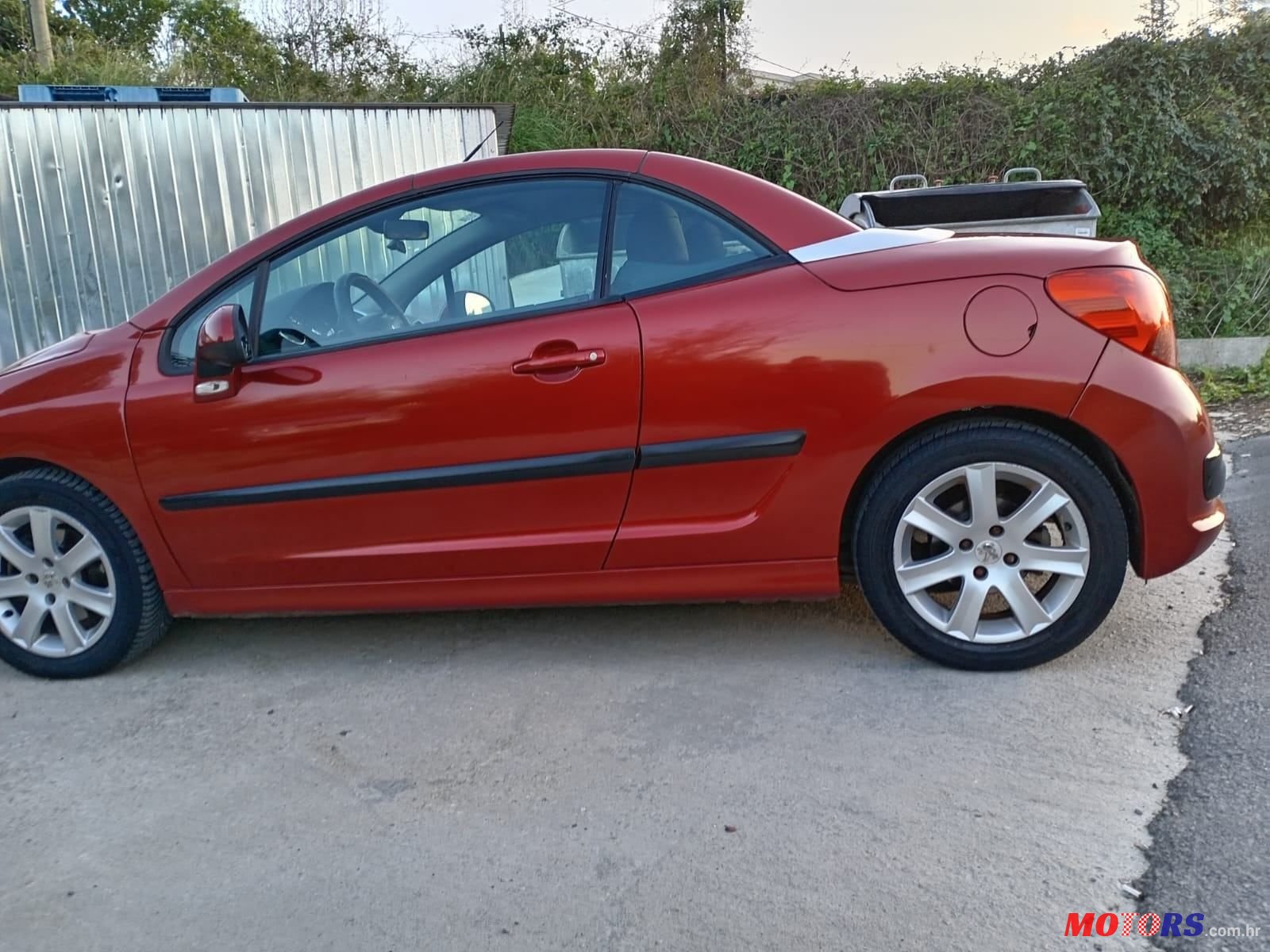 2007' Peugeot 207 Cc Sport photo #5